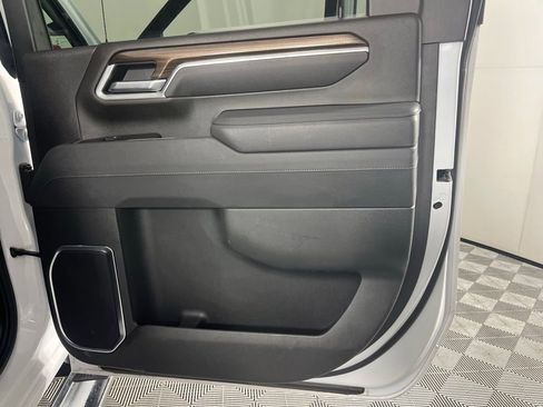 Used 2025 Chevrolet Silverado 2500 LT w/ Convenience Package image 30