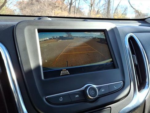 Used 2019 Chevrolet Equinox LT w/ Driver Convenience Package image 19