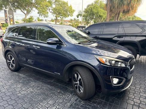 Used 2018 Kia Sorento EX AWD/4WD image 3