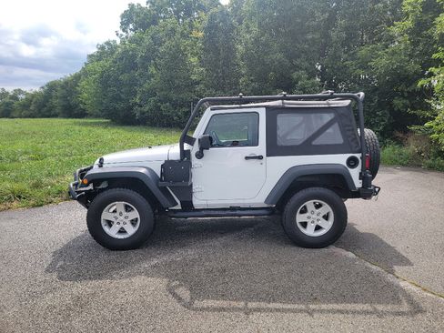 Used 2016 Jeep Wrangler Sport w/ Quick Order Package 24S AWD/4WD image 5