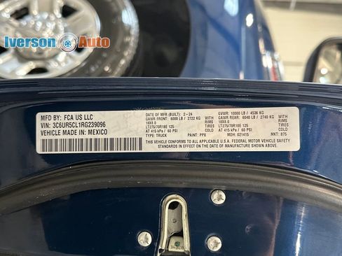 Used 2024 RAM 2500 Tradesman w/ Chrome Appearance Group AWD/4WD image 15