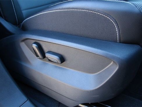 Certified 2025 Volkswagen Atlas Cross Sport SEL R-Line image 27