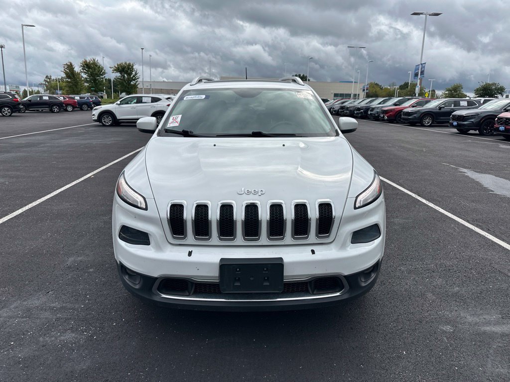 Used 2017 Jeep Cherokee Limited w/ Luxury Group FWD image 13