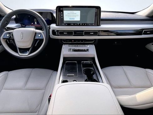 Used 2026 Lincoln Aviator Reserve RWD image 9