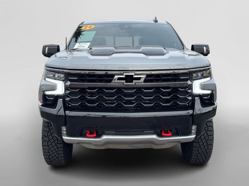 Used 2024 Chevrolet Silverado 1500 ZR2 w/ Technology Package image 8