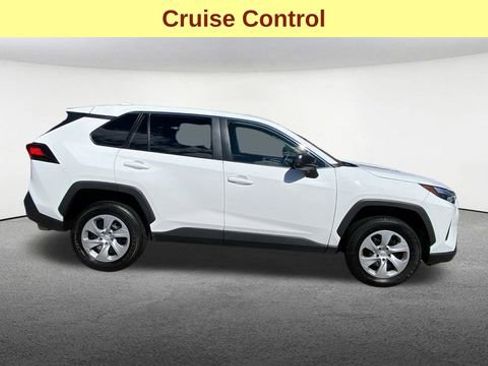 Used 2024 Toyota RAV4 LE AWD/4WD image 10