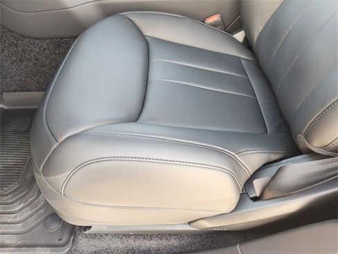 New 2026 Land Rover Range Rover SE image 17