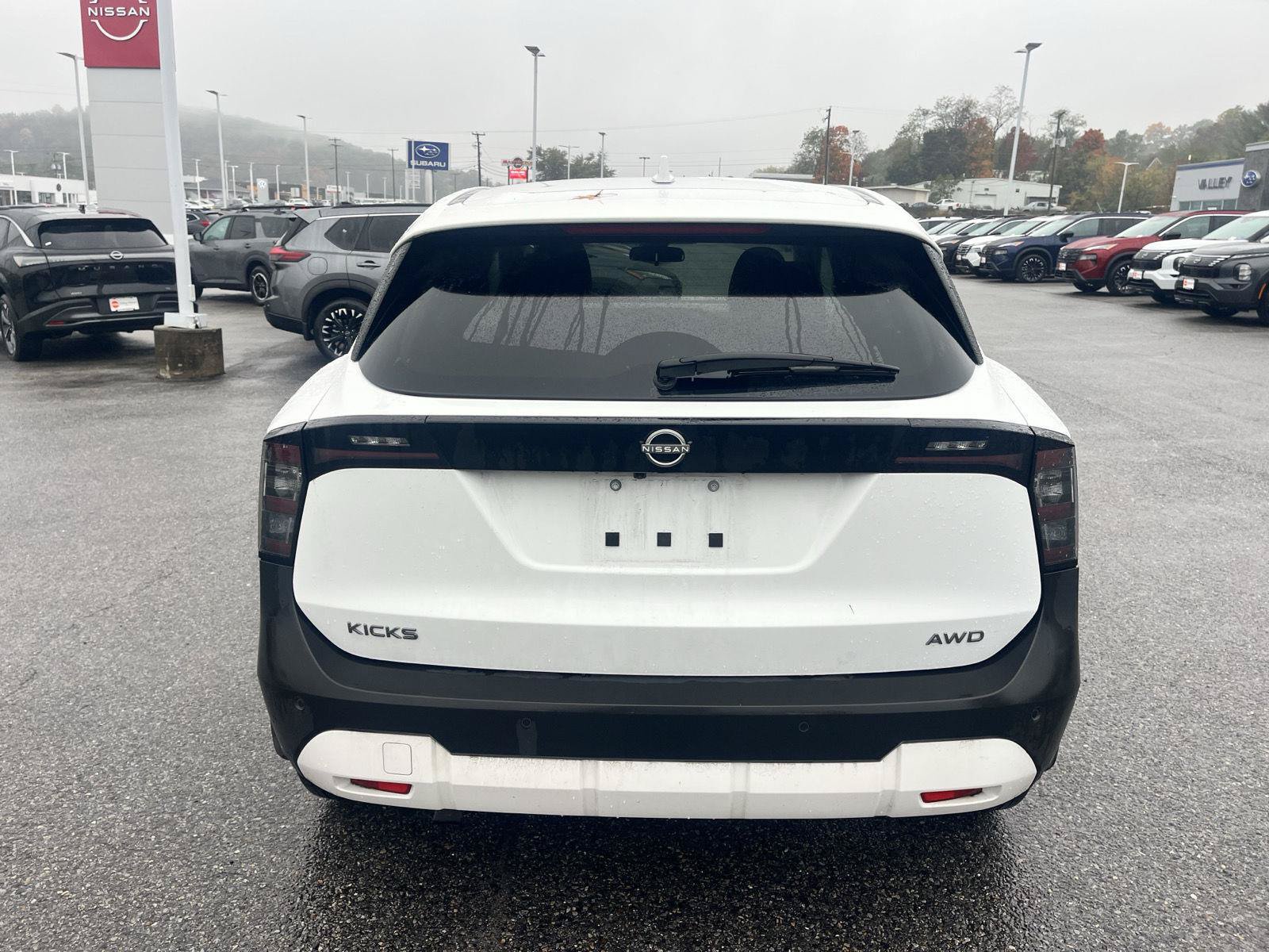 Certified 2025 Nissan Kicks SV AWD/4WD image 6