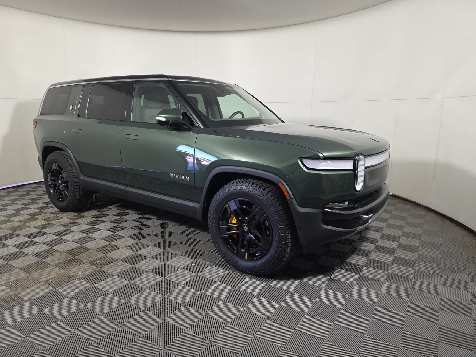Used 2023 Rivian R1S Adventure Quad AWD/4WD image 7