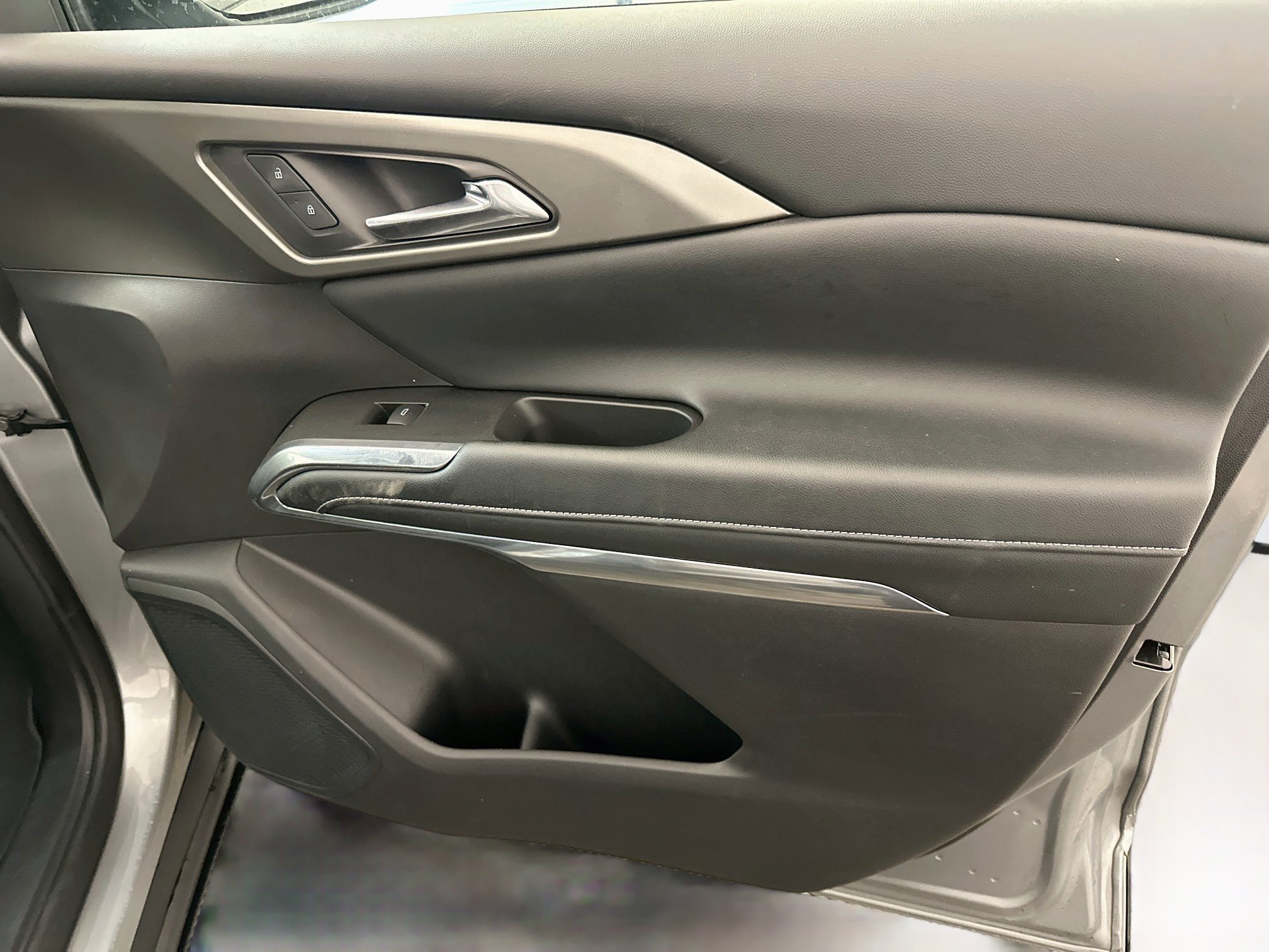 Used 2025 Chevrolet Traverse LT AWD/4WD image 35