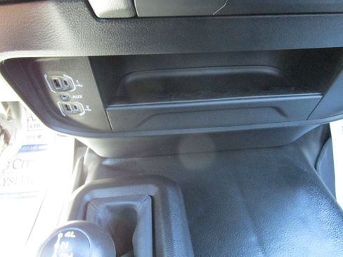 Used 2024 RAM 2500 Tradesman w/ Chrome Appearance Group image 21