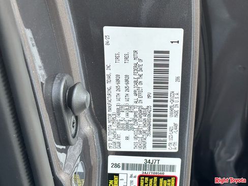 Certified 2025 Toyota Sequoia Platinum w/ TRD Off-Road Package AWD/4WD image 33