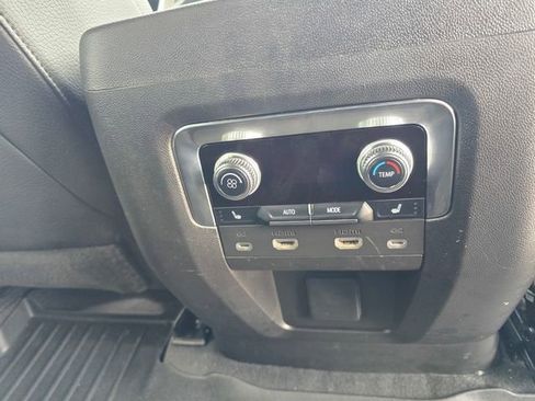 Used 2023 GMC Yukon XL Denali AWD/4WD image 14