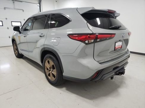 Used 2022 Toyota Highlander Bronze Edition image 11