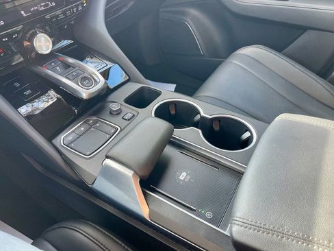 Used 2024 Acura MDX FWD image 16