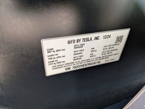 Used 2024 Tesla Cybertruck AWD Crew Cab image 23