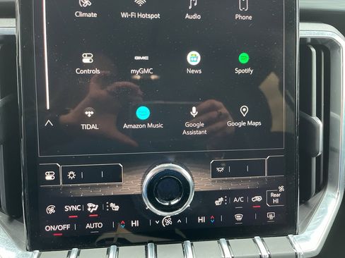 Used 2025 GMC Acadia Elevation image 23