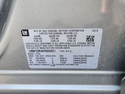 Used 2023 Buick Envision Avenir AWD/4WD image 34