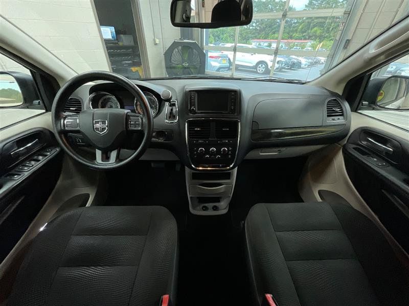 Used 2020 Dodge Grand Caravan SE FWD image 19