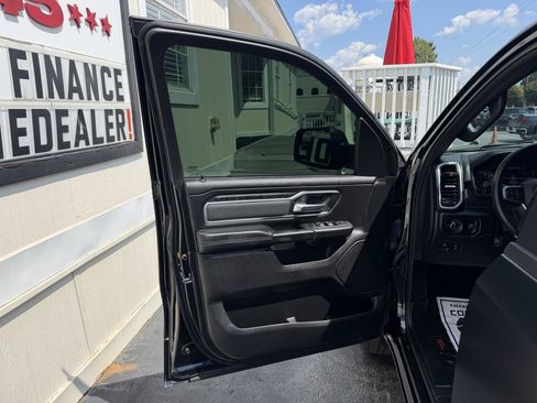Used 2022 RAM 1500 Big Horn AWD/4WD image 9