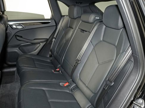 Certified 2023 Porsche Macan Turbo AWD/4WD image 36
