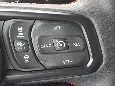 Used 2024 Jeep Wrangler Unlimited Rubicon w/ Technology Group AWD/4WD image 17
