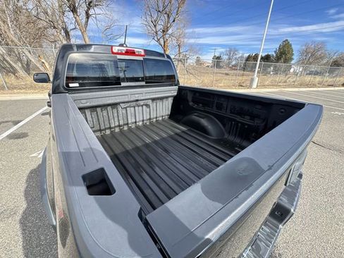 Used 2022 Chevrolet Colorado ZR2 w/ ZR2 Midnight Special Edition image 22