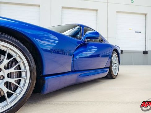 Used 1997 Dodge Viper GTS RWD image 24