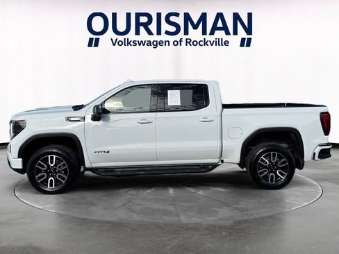 Used 2025 GMC Sierra 1500 AT4 w/ Technology Package AWD/4WD image 3