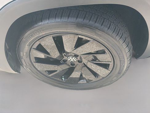 Used 2024 Volkswagen Atlas SE w/ Panoramic Sunroof Package FWD image 34