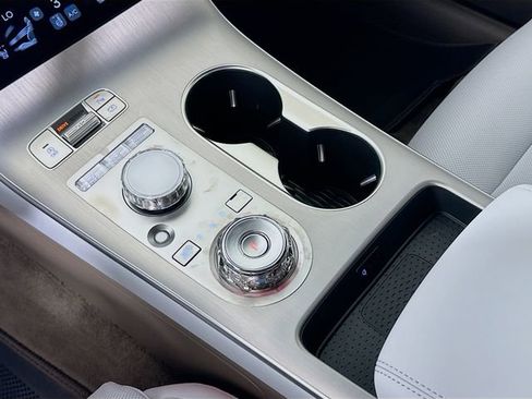 Certified 2026 Genesis GV70 2.5T Advanced AWD/4WD image 15