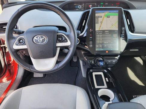 Used 2018 Toyota Prius Four Touring w/ Premium Convenience Package image 20
