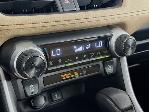 Used 2021 Toyota RAV4 XLE w/ Convenience Package image 23