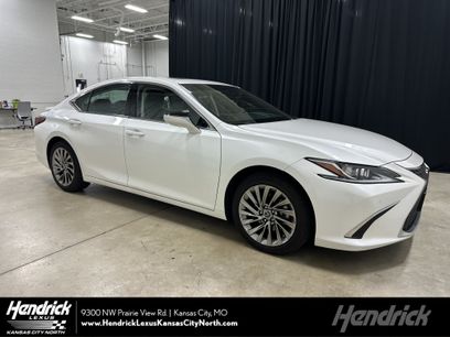 Certified 2025 Lexus ES 300h w/ Technology Package