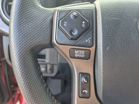 Used 2018 Toyota Tacoma TRD Sport AWD/4WD image 26