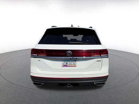 Used 2025 Volkswagen Atlas SE AWD/4WD image 12