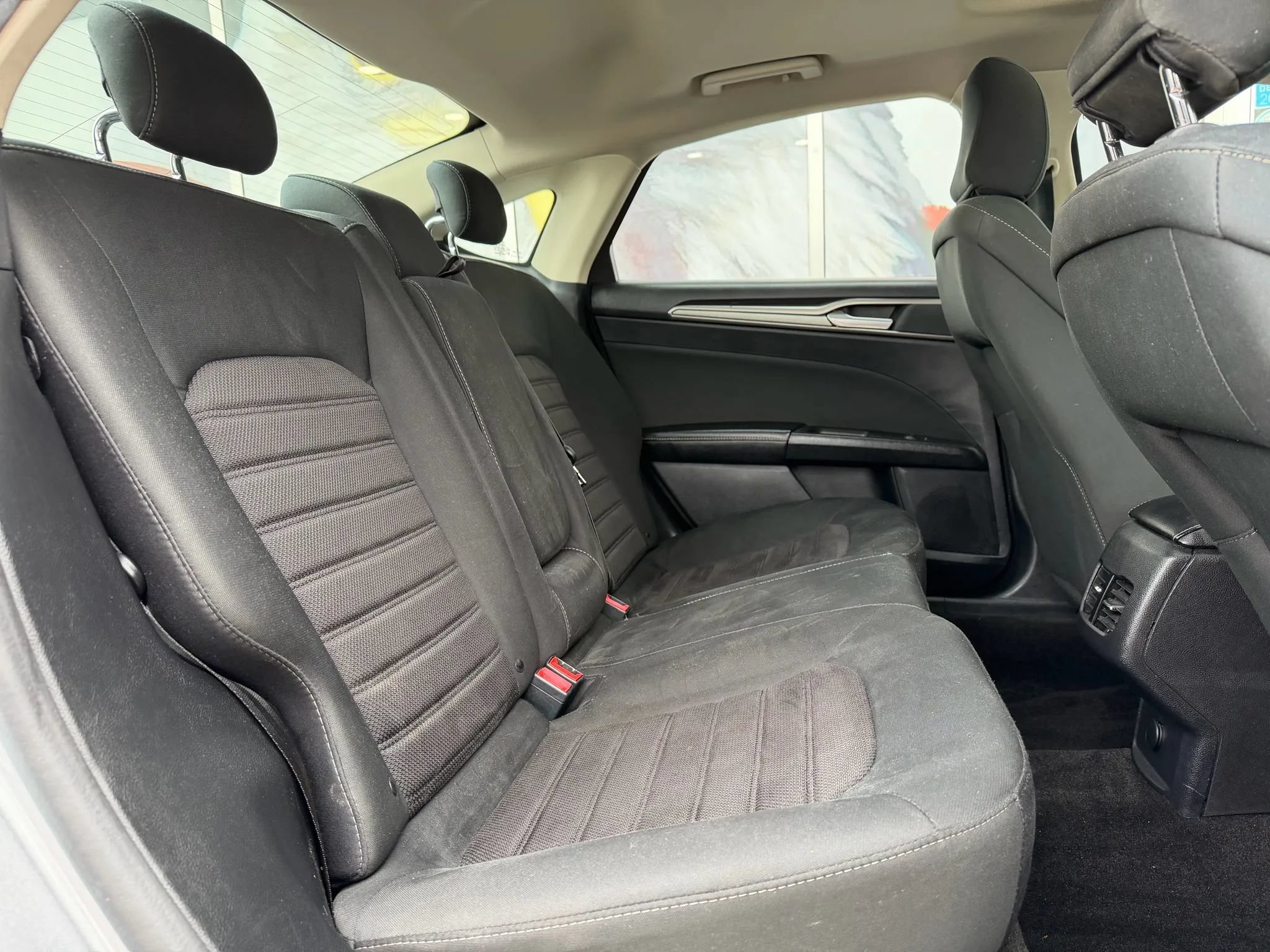 Used 2020 Ford Fusion SE AWD/4WD image 10
