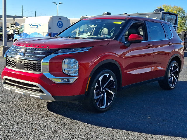 Used 2023 Mitsubishi Outlander SE AWD/4WD image 6