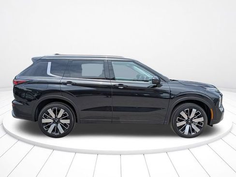 New 2026 Mitsubishi Outlander SEL FWD image 3
