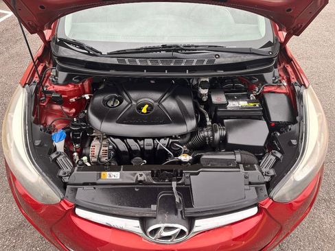 Used 2014 Hyundai Elantra SE image 19