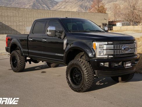 Used 2017 Ford F350 Platinum w/ Platinum Ultimate Package image 2