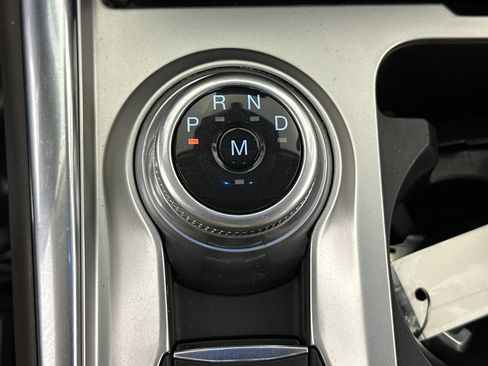 Used 2020 Ford Explorer Platinum w/ Premium Technology Package image 26