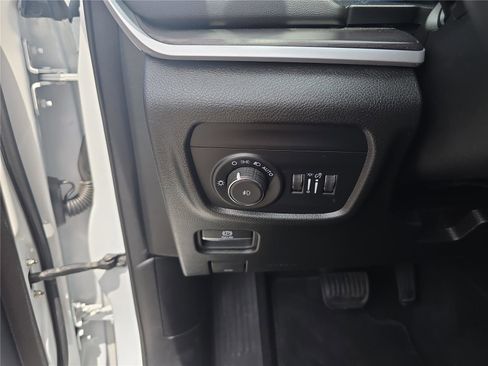 Used 2023 Jeep Grand Cherokee L Limited AWD/4WD image 32