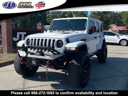 Used 2022 Jeep Wrangler Unlimited Sahara w/ Cold Weather Group AWD/4WD image 3