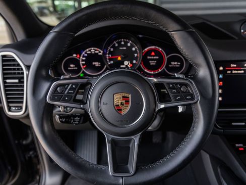 Certified 2023 Porsche Cayenne AWD/4WD image 28