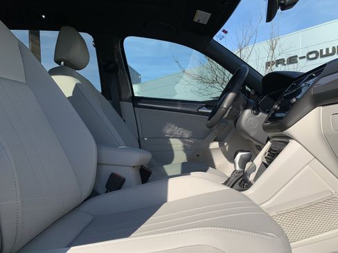 Used 2024 Volkswagen Tiguan SE R-Line image 35