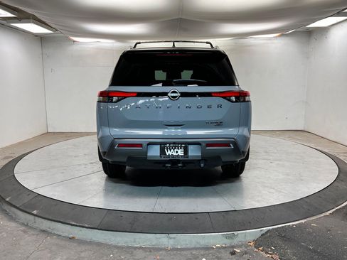 New 2026 Nissan Pathfinder Platinum image 4