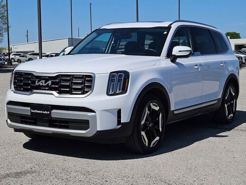 Used 2025 Kia Telluride S image 10