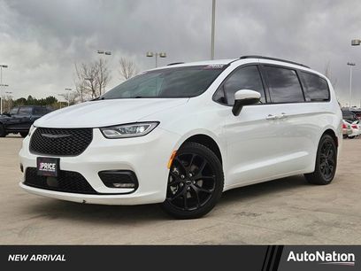 Used 2023 Chrysler Pacifica Touring-L w/ S Appearance Package