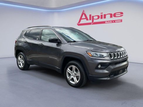 Used 2024 Jeep Compass Latitude AWD/4WD image 7